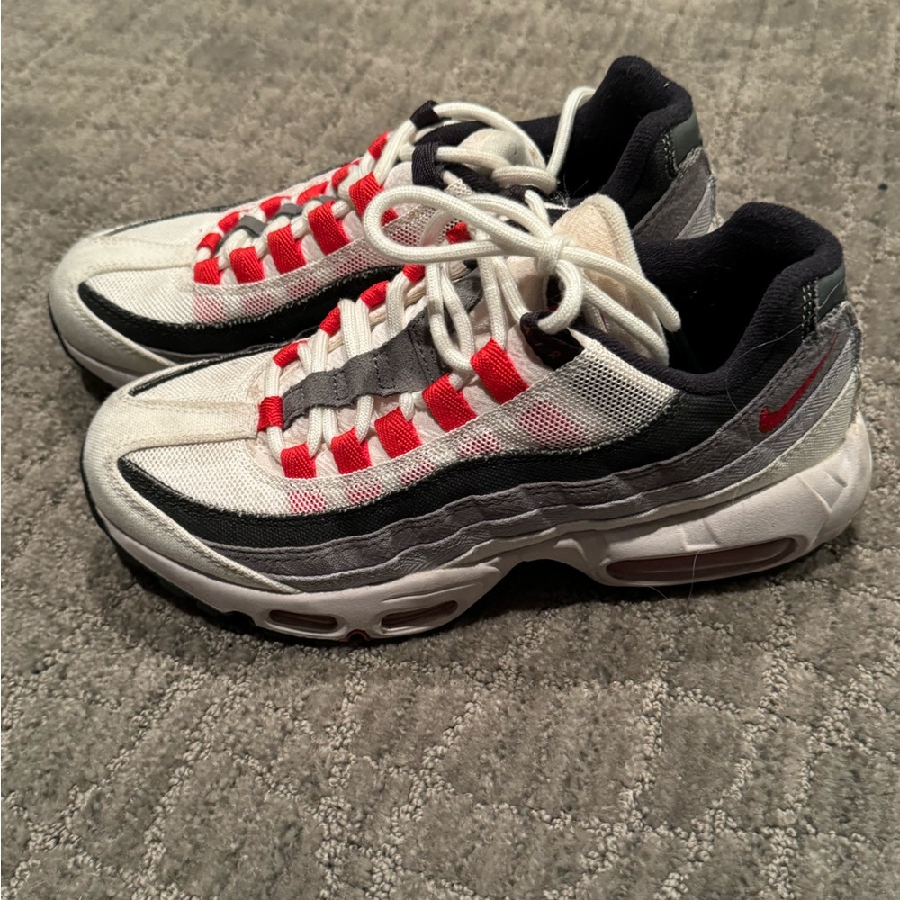 Nike White and Red Sneakers Air Max 95